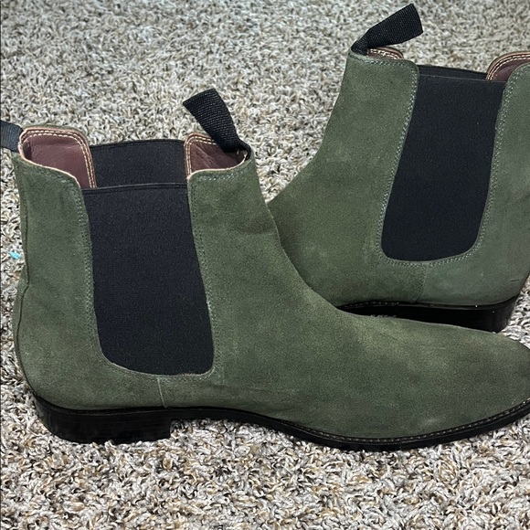 Men's Olive Suede Chukka Boots - Picture 2 of 3